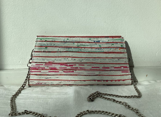 Handgefertigte Clutch aus recycelten Plastiktüten - Chamak