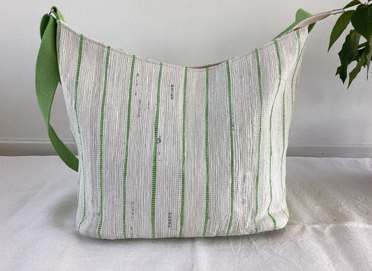 Handgefertigte Designer Eclipse-Tasche aus recycelten Plastiktüten - Chamak