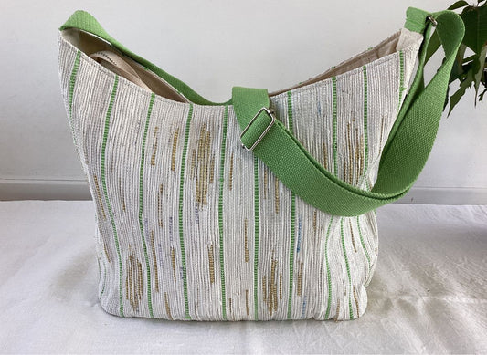 Handgefertigte Designer Eclipse-Tasche aus recycelten Plastiktüten