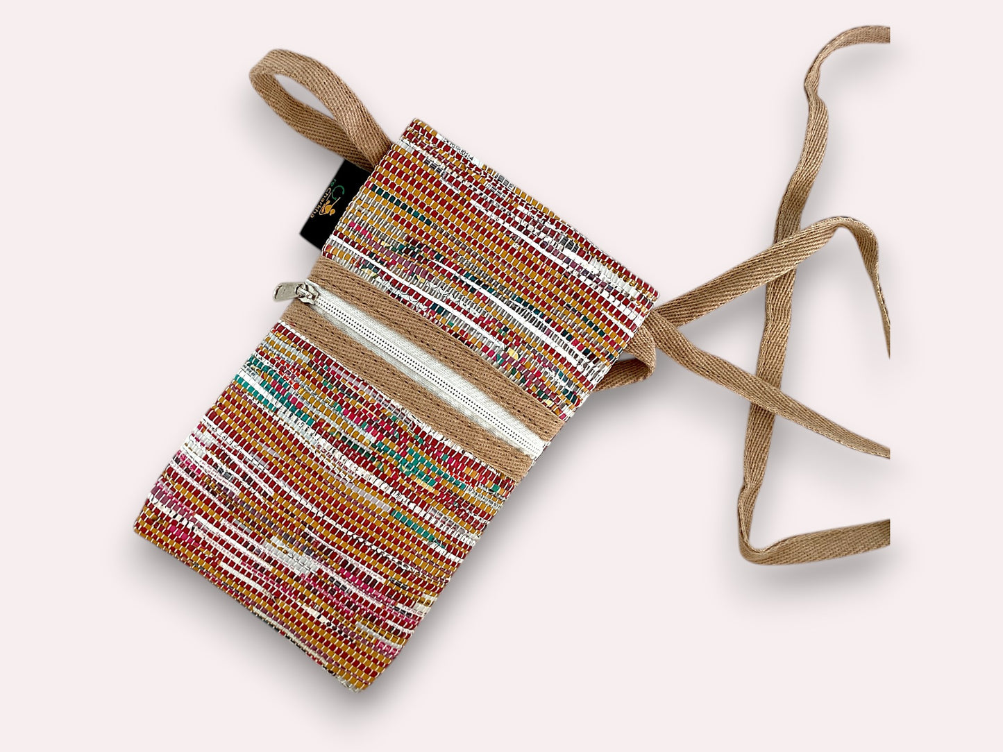 Handgefertigte Handytasche aus recycelten Plastiktüten