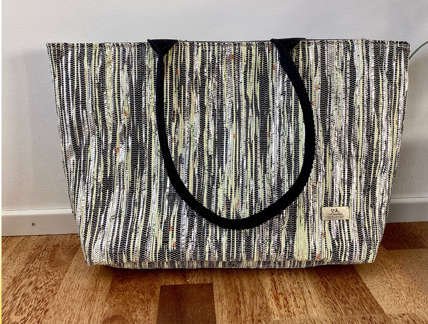 reCharkhas handgefertigte Büro-Tasche aus recycelten Plastiktüten