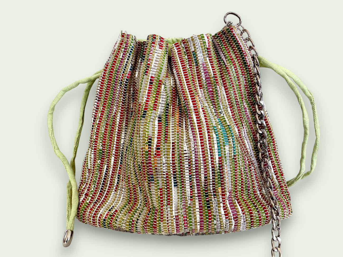 Handgefertigte Potli-tasche aus recycelten Plastiktüten
