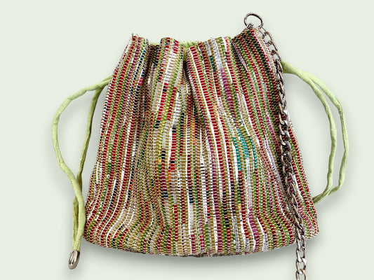 Handgefertigte Potli-tasche aus recycelten Plastiktüten