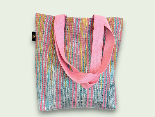Handgefertigter Designer Shop N Go aus recycelten Plastiktüten