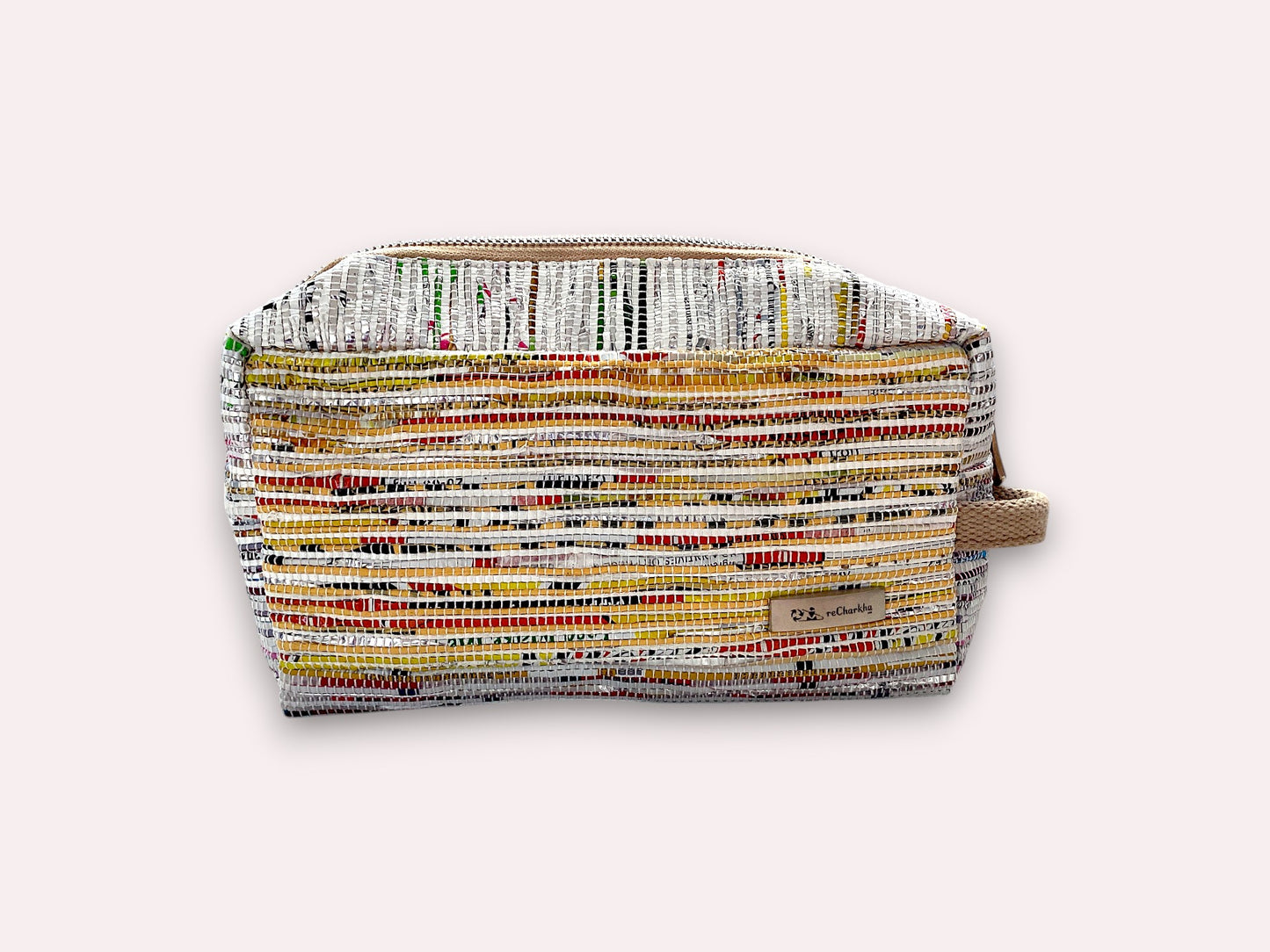 Handgefertigte Reisetasche aus recycelten Plastiktüten