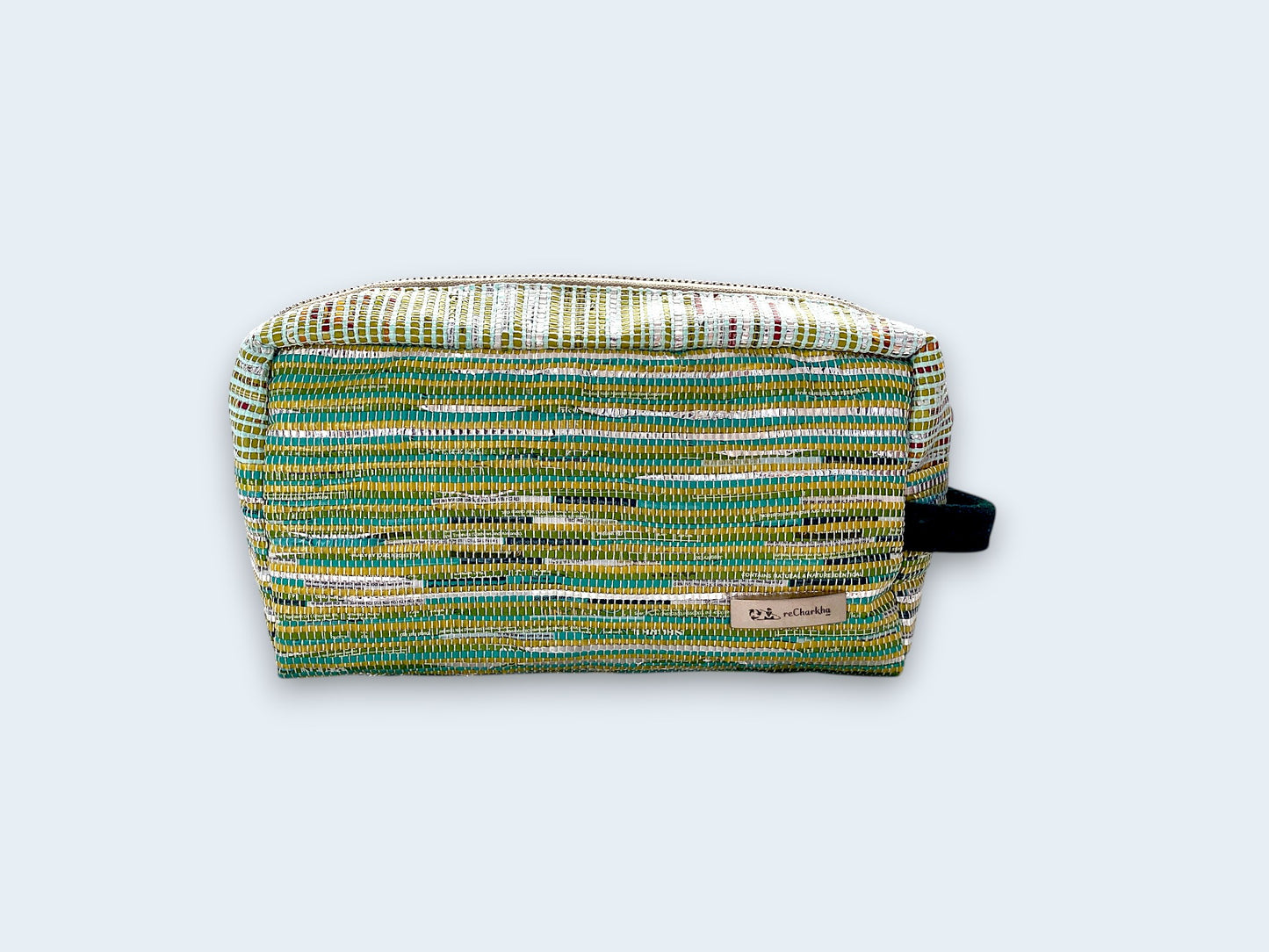 Handgefertigte Reisetasche aus recycelten Plastiktüten