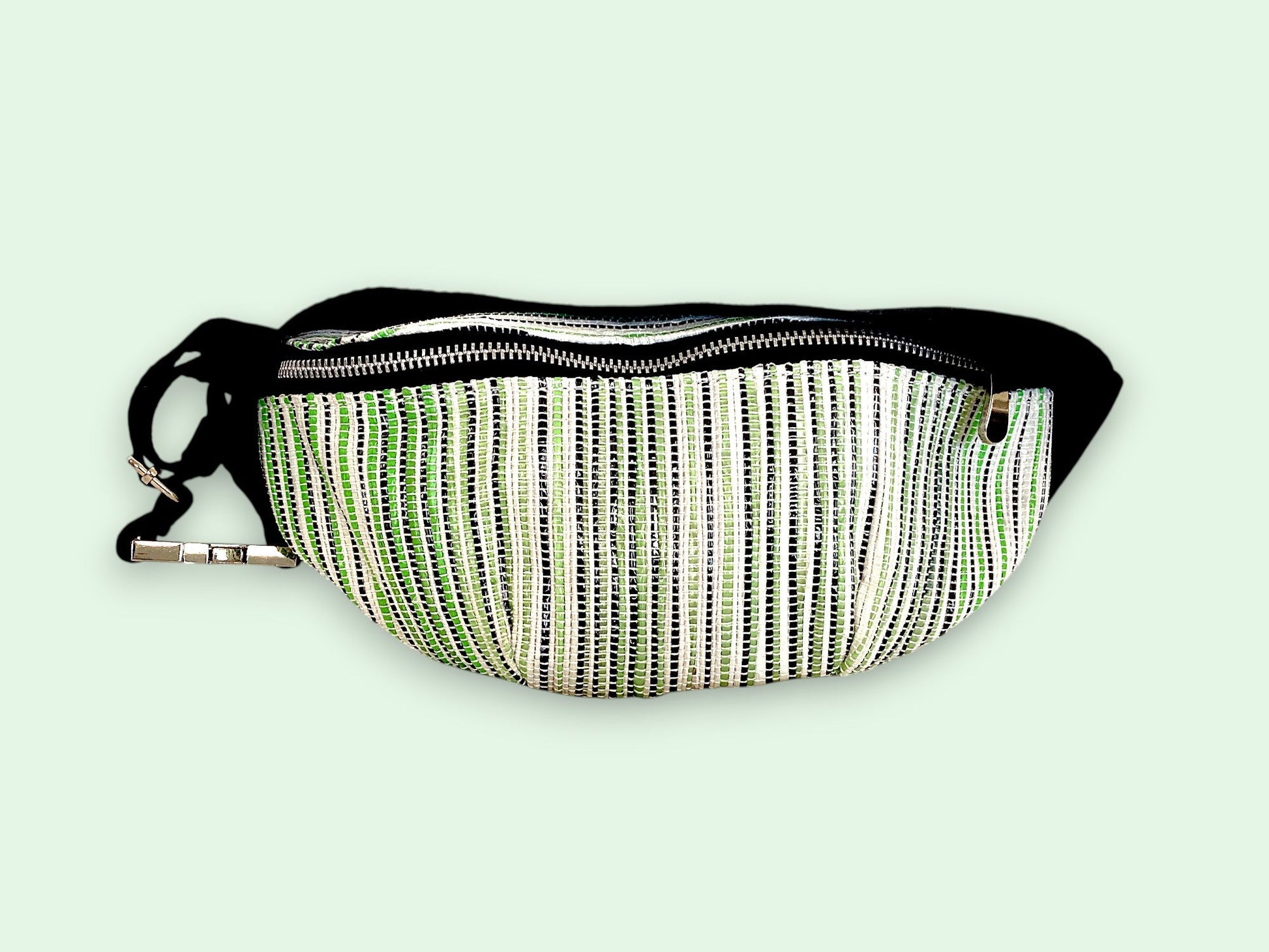 Handgefertigte Gürteltasche aus recycelten Plastiktüten - Chamak