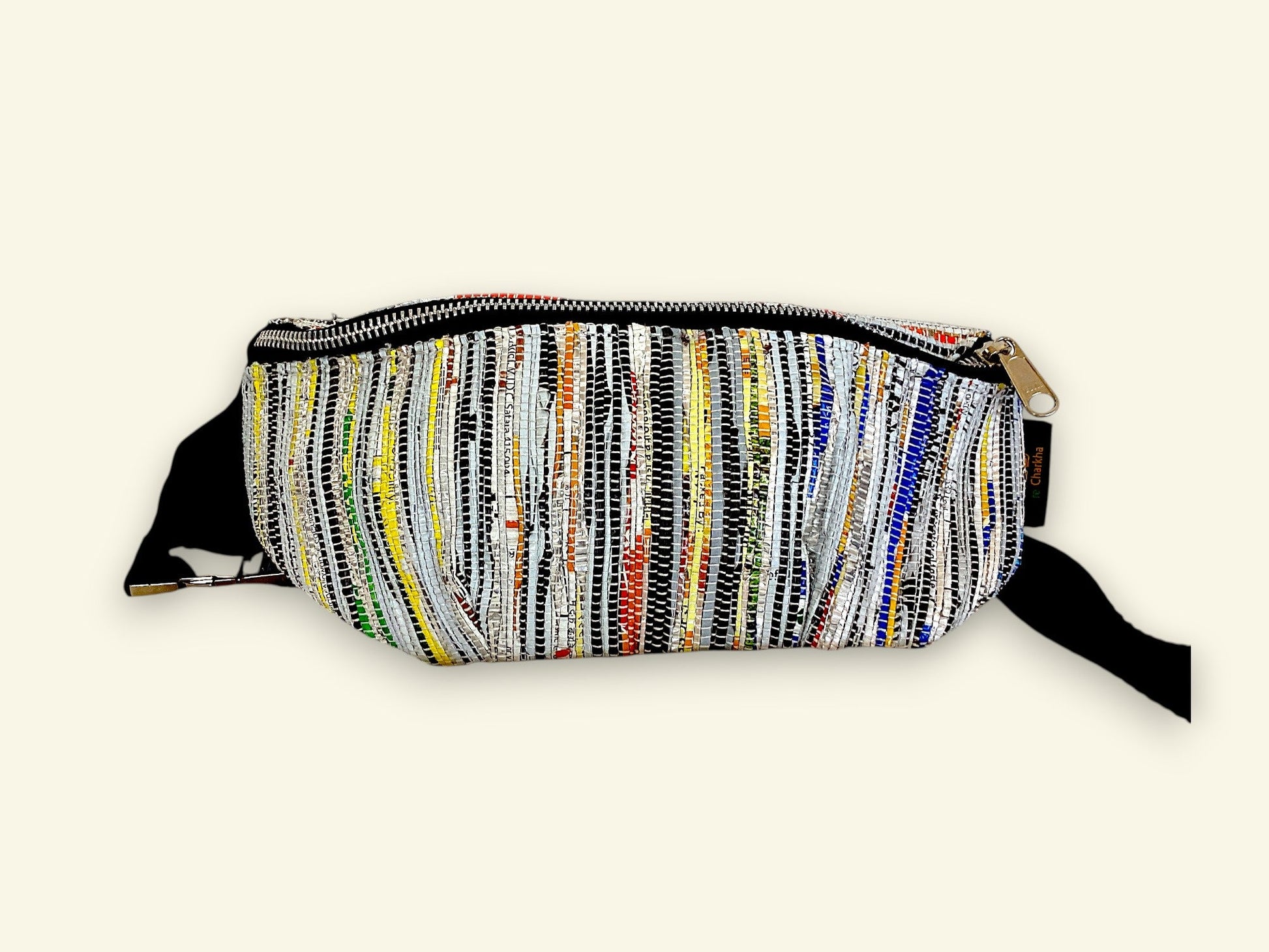 Handgefertigte Gürteltasche aus recycelten Plastiktüten - Chamak