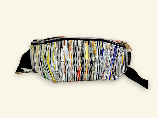 Handgefertigte Gürteltasche aus recycelten Plastiktüten - Chamak